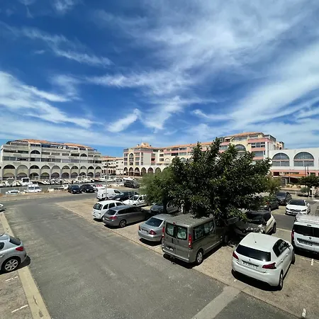 2 Pieces A Sete, A 300m De La Avec Parking Et Loggia Vitree - Fr-1-338-302 Apartment *