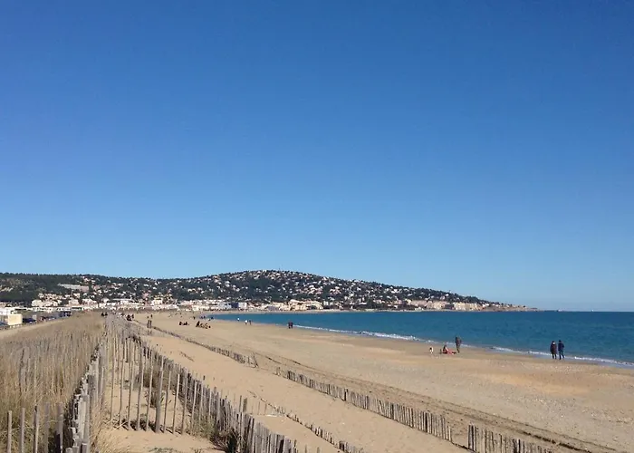 2 Pièces à Sète, à 300m De La Avec Parking Et Loggia Vitrée - Fr-1-338-302