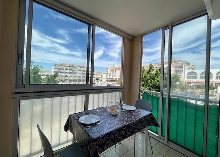 2 Pièces à Sète, à 300m De La Avec Parking Et Loggia Vitrée - Fr-1-338-302 Sète