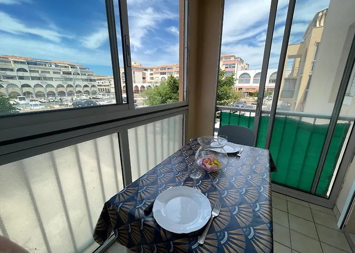 2 Pièces à Sète, à 300m De La Avec Parking Et Loggia Vitrée - Fr-1-338-302 *