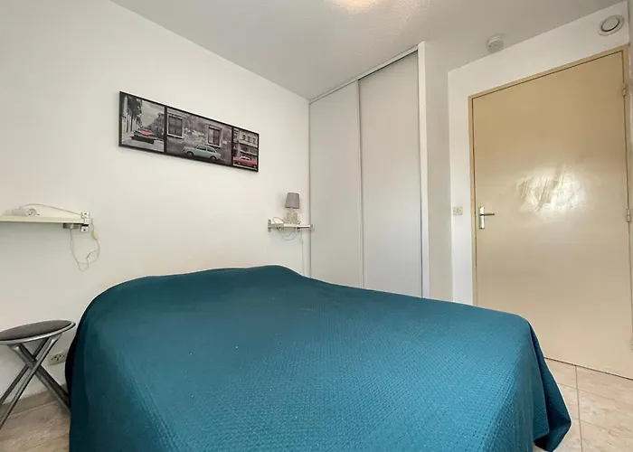 2 Pièces à Sète, à 300m De La Avec Parking Et Loggia Vitrée - Fr-1-338-302 Appartement